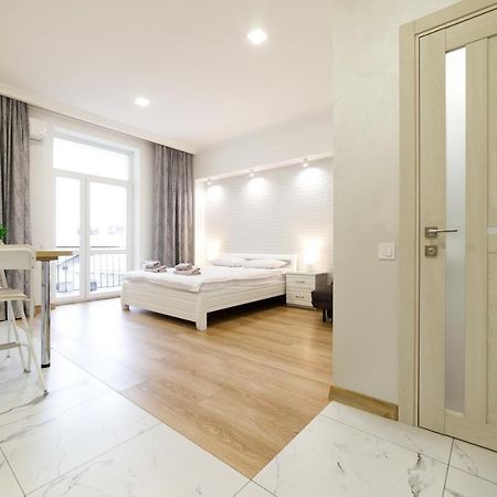 Lux Apartments Lwów Zewnętrze zdjęcie