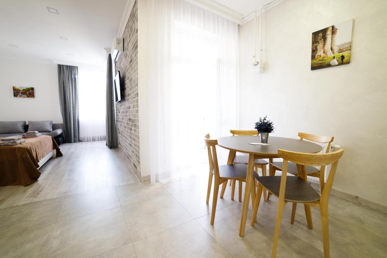 Lux Apartments Lwów Zewnętrze zdjęcie